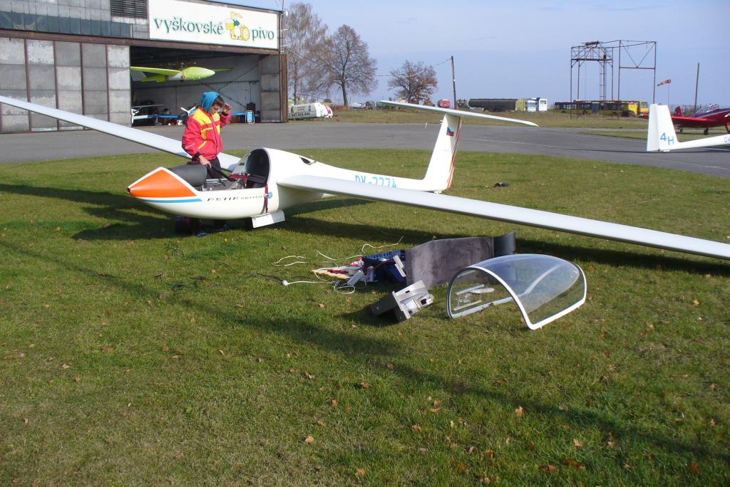 Astir CS 77 údržba před kontrolou OLZ 2016.