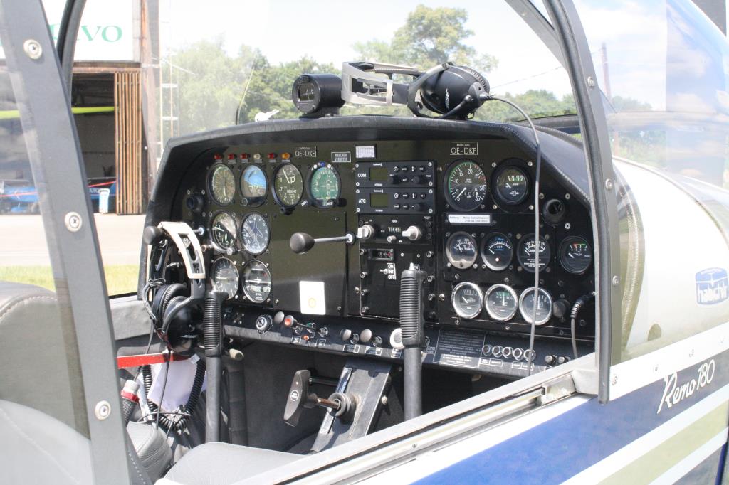 Přiletěl k nám Robin